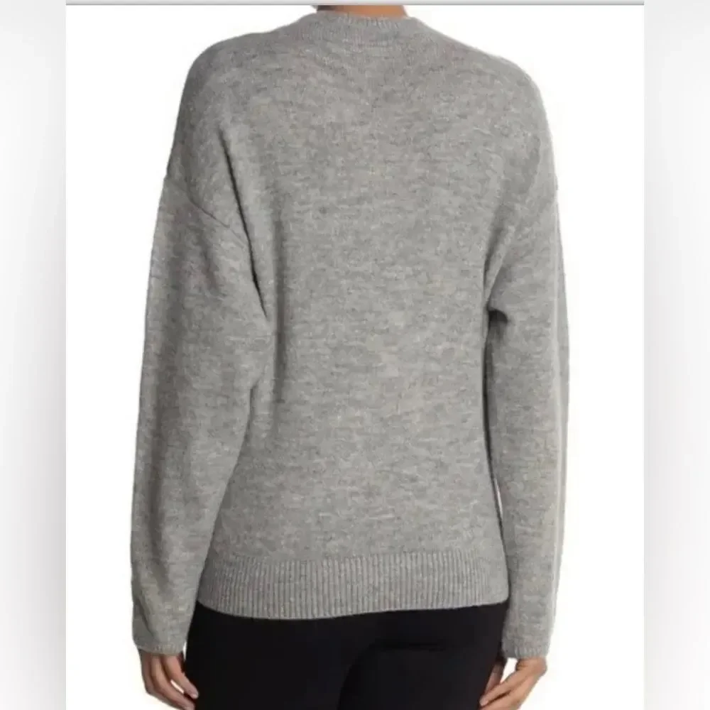 WAYF Luxurious Gray Sweater W Tie Size Medium